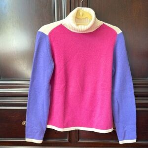 100% cashmere color block turtle neck